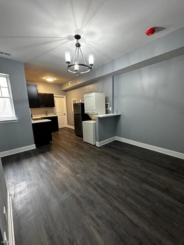 Building Photo - 722 N Mount St Rental