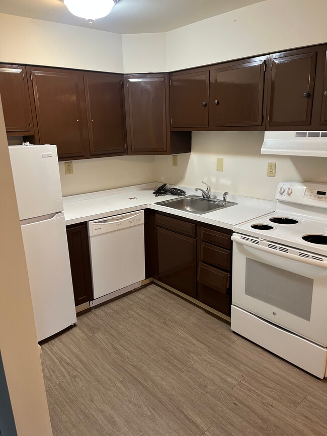Walnut Hill Apartments