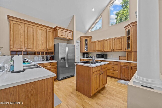 Photo - 133 Rothbury Dr