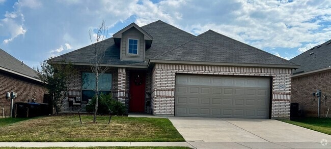 Building Photo - Modern Comfort Meets Prime Location – Your... Rental