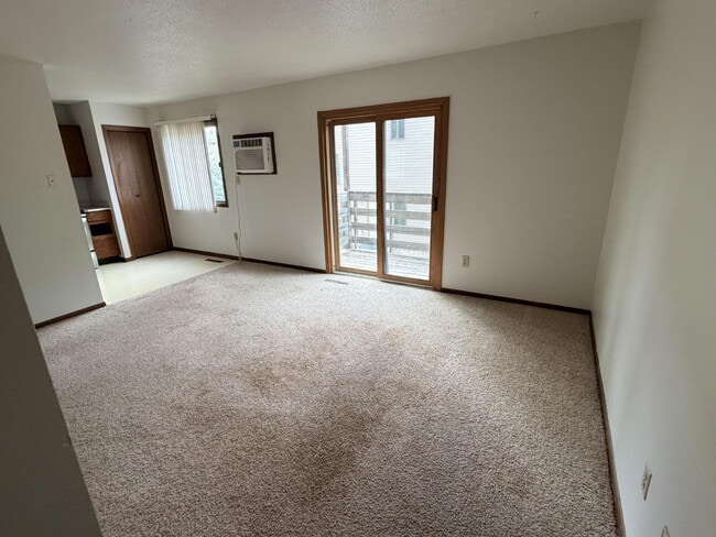 Building Photo - "Charming & Cozy 2-Bed Gem in Minot - Perfectly Priced & Ideally Located!"