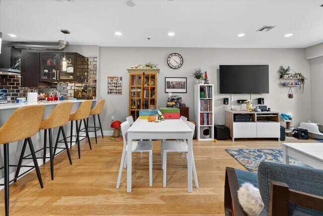Photo - 626 Grand St Unit 1