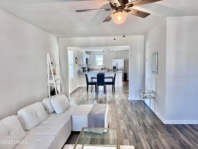 Photo - 23 Island Breeze Ln