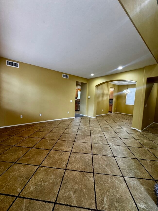 Photo - FOR RENT