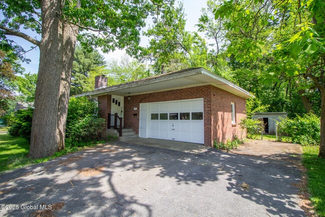59 Parkwood Dr
