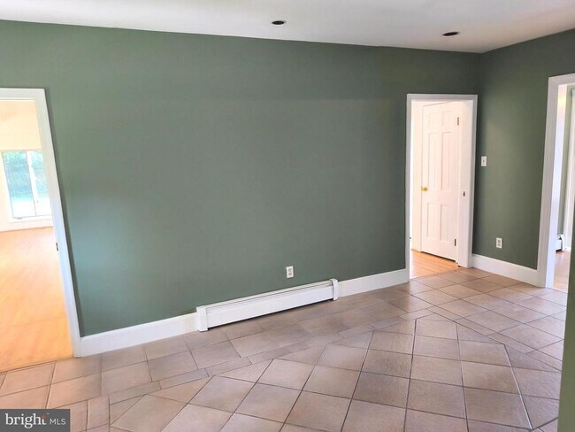 Photo - 901 Walker Rd