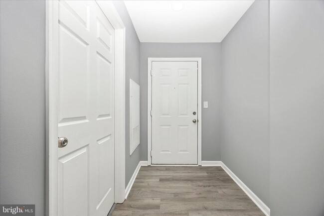 Photo - 10001 Vanderbilt Cir Unit 4