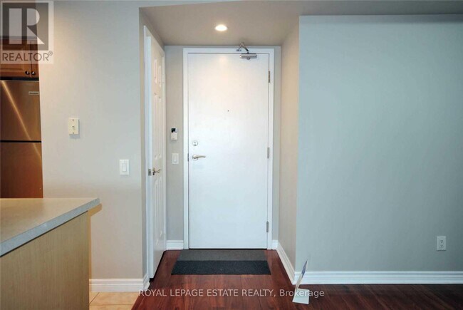 Photo - 8 Mondeo Dr Unit 303