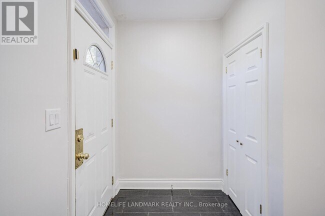 Photo - 237 Ontario St