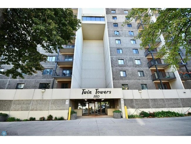 Building Photo - 1110 3rd Ave N Unit 604W Rental