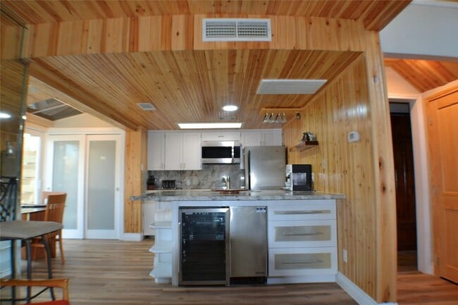 Photo - 30 Putters Point W