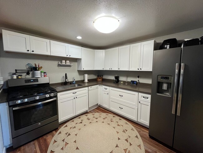 Photo - 1423 Karluk Street Unit A