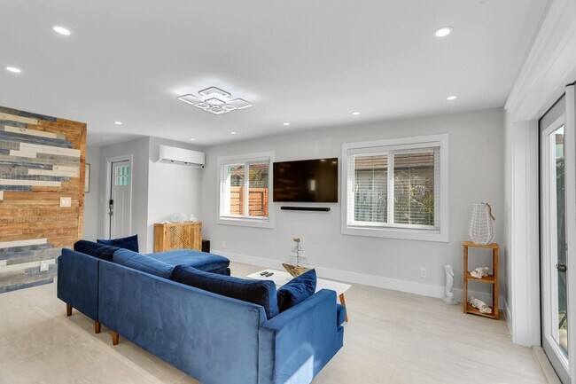 Photo - 322 NW 4th Ave