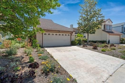 Building Photo - 919 Sendero Ave