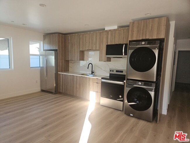 Building Photo - 3209 W 18th St