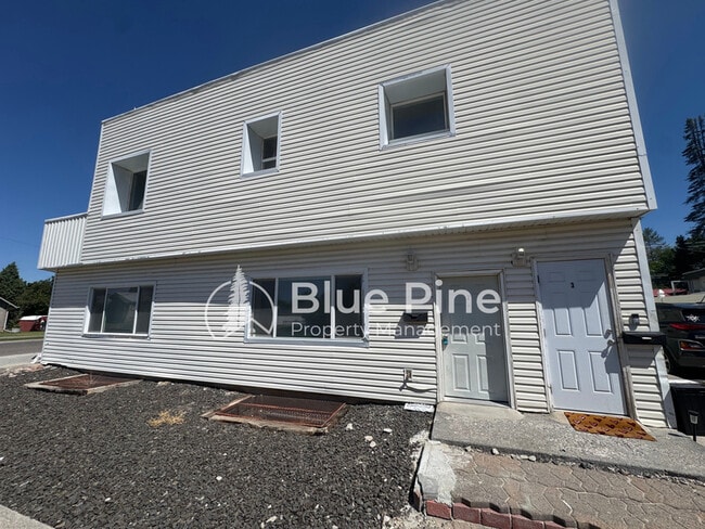 Building Photo - 301 E 18th St Unit 2