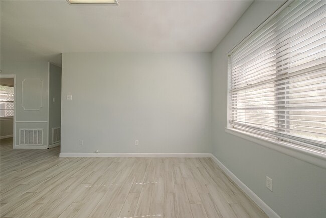 Photo - 3426 Bradford St