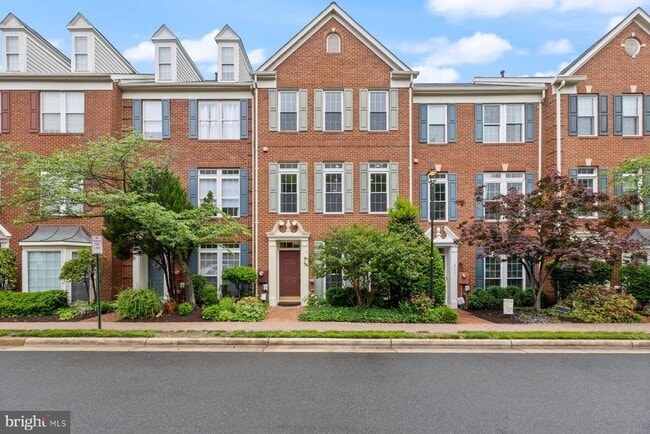 Photo - 713 Norfolk Ln Townhome