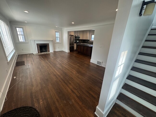 Photo - 827 Longfellow Ave