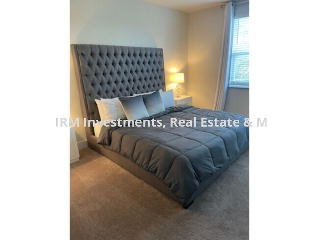 Photo - 3 bed 3 bath Townhouse with LOFT and POOL !!!