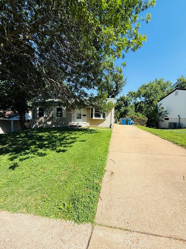 Photo - 3 Bedroom 1 bathroom home for rent in Hazelwood