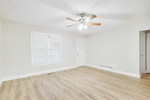 Photo - 5485 Pine Dr SW