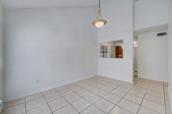 Photo - 5906 Golden Forest Dr
