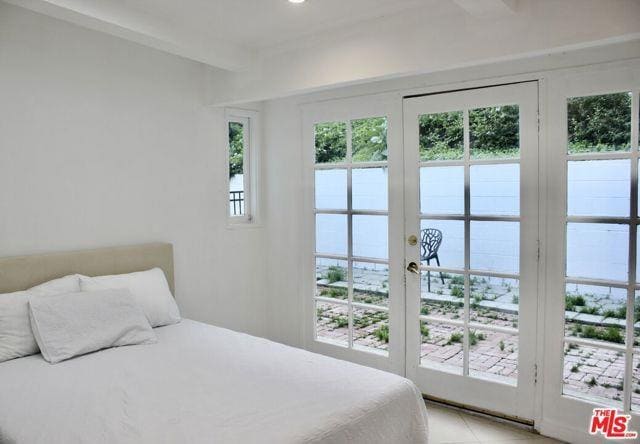 Building Photo - 1265 Bienveneda Ave