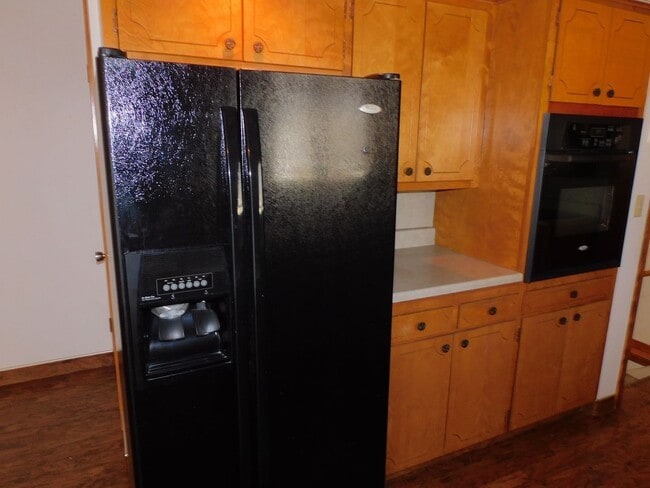 Photo - 3 Bedrooms, 2 baths, near schools and shopping