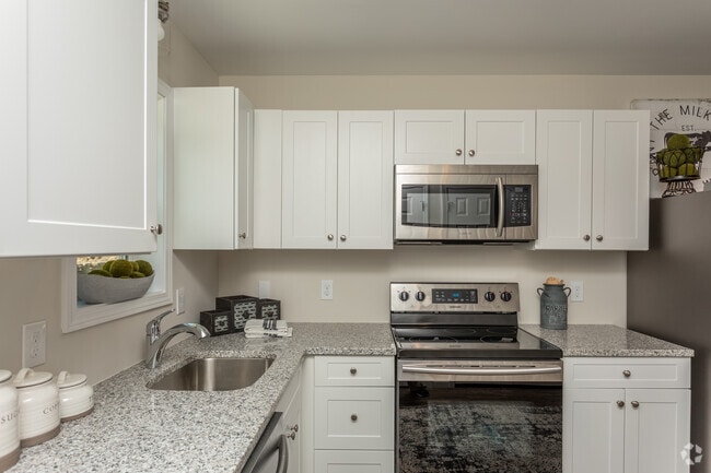 2BR, 1.5BA - 1,080 SF