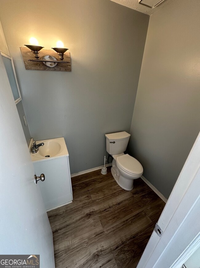 Photo - 2511 Pine Tree Trail