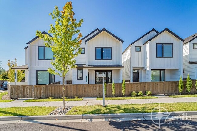 Building Photo - 16323 NE 21st St