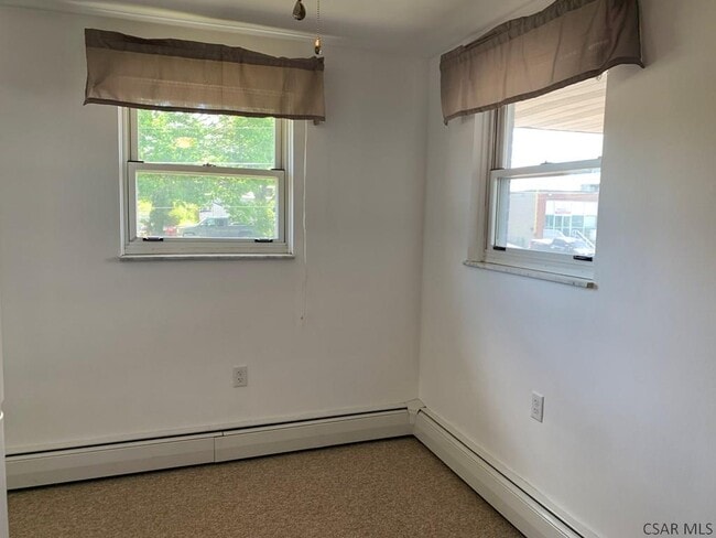 Photo - 123 Lulay St