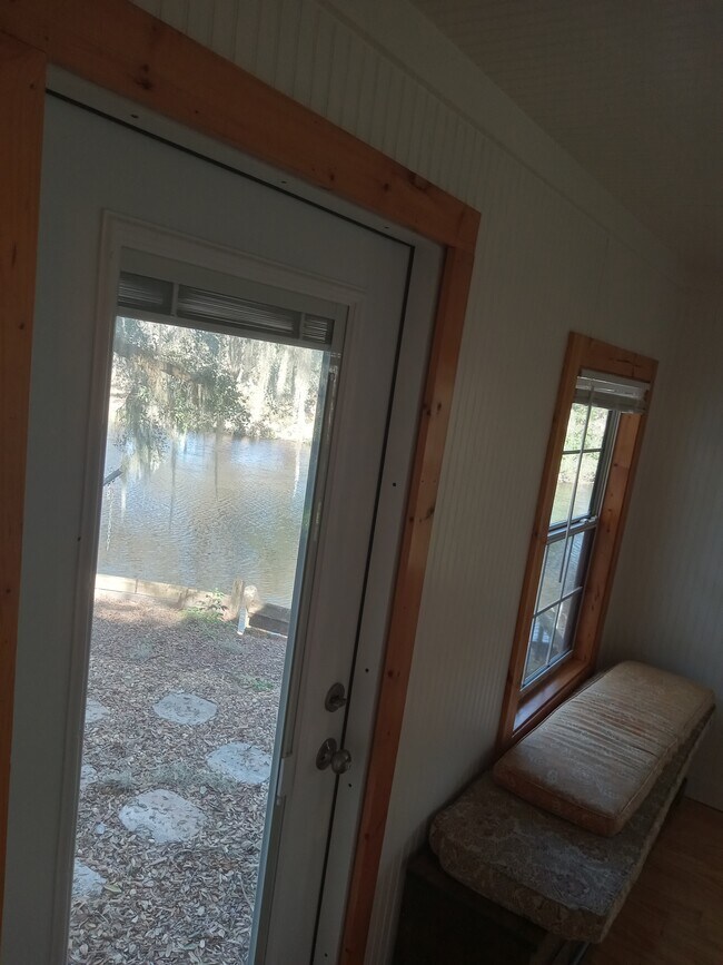 Photo - 412 Tut N Lue Rd