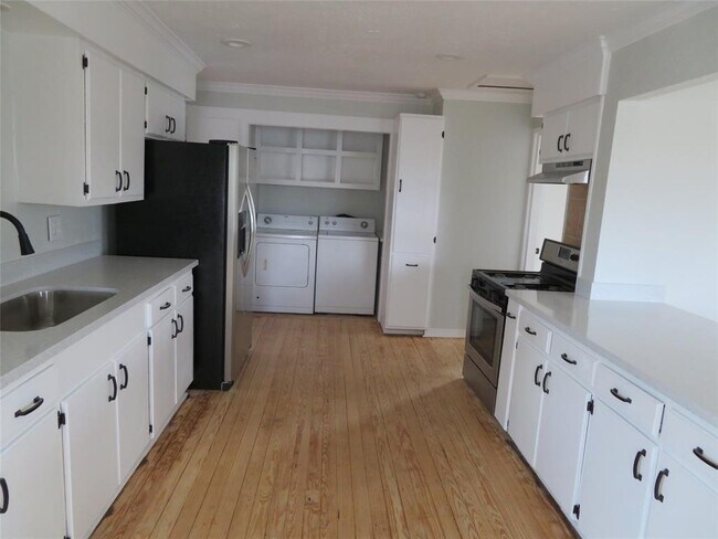 Photo - 5611 Lawson St Apartment