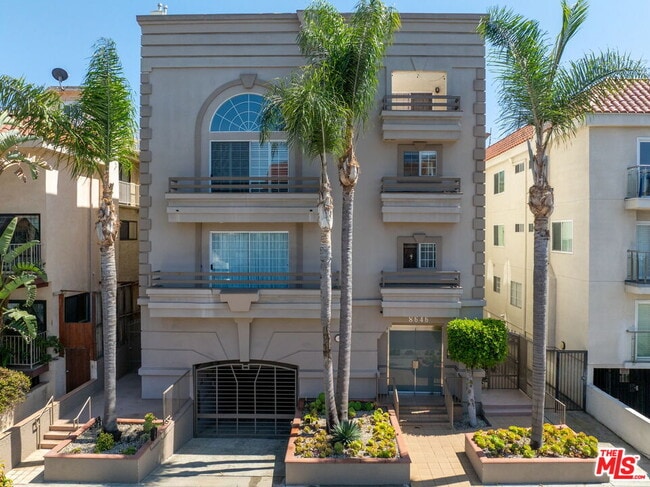 Building Photo - 8646 W Olympic Blvd Unit 204