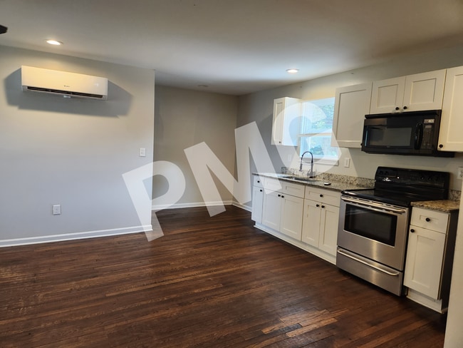 Photo - 811 N Franklin Rd