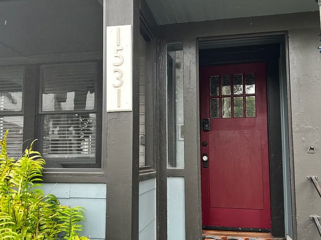 Building Photo - 1531 Hough St