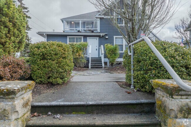 Photo - Broadway Manor