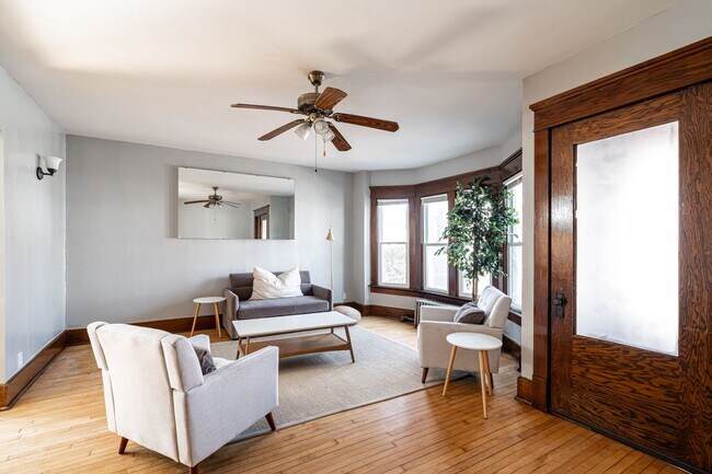 Photo - Maryland Lower near UWM Unidad 2906 N. Maryland Ave.