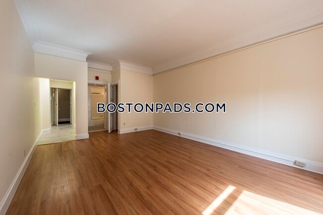Photo - 62 Boylston St Unidad 306