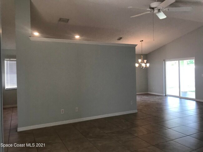 Photo - 3006 Alice St