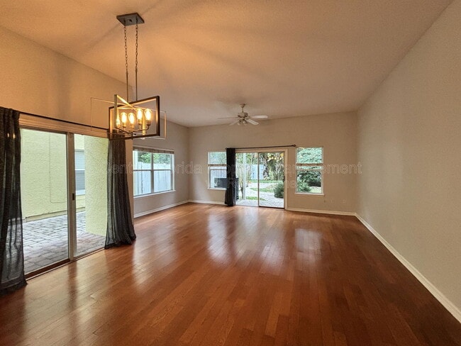 Photo - 1625 Park Lake St