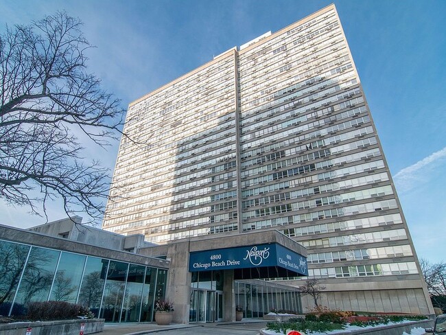Building Photo - 4800 S Chicago Beach Dr Unit 306N