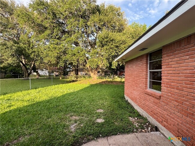 Photo - 4612 Camellia Ln