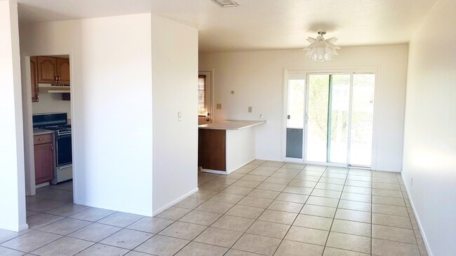 Photo - 121 W 11th St