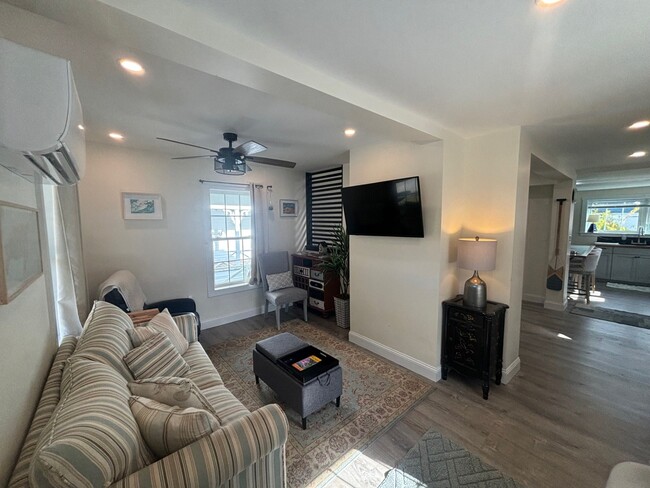 Photo - 1 Simpson Ave