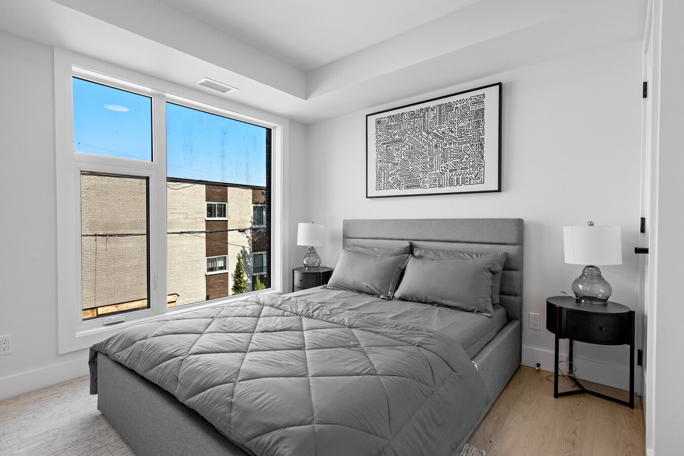 Photo - 2405-2409 Carlsen Av