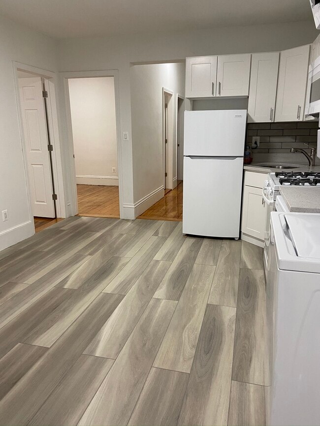 Photo - 268 Windsor St Unidad 3B