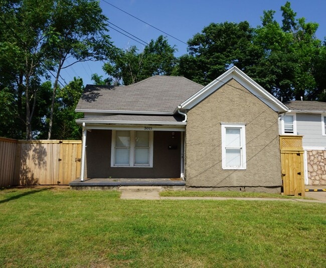 Building Photo - 2 BED 1 BATH HOME WESTLAWN PARK ADDITION O...